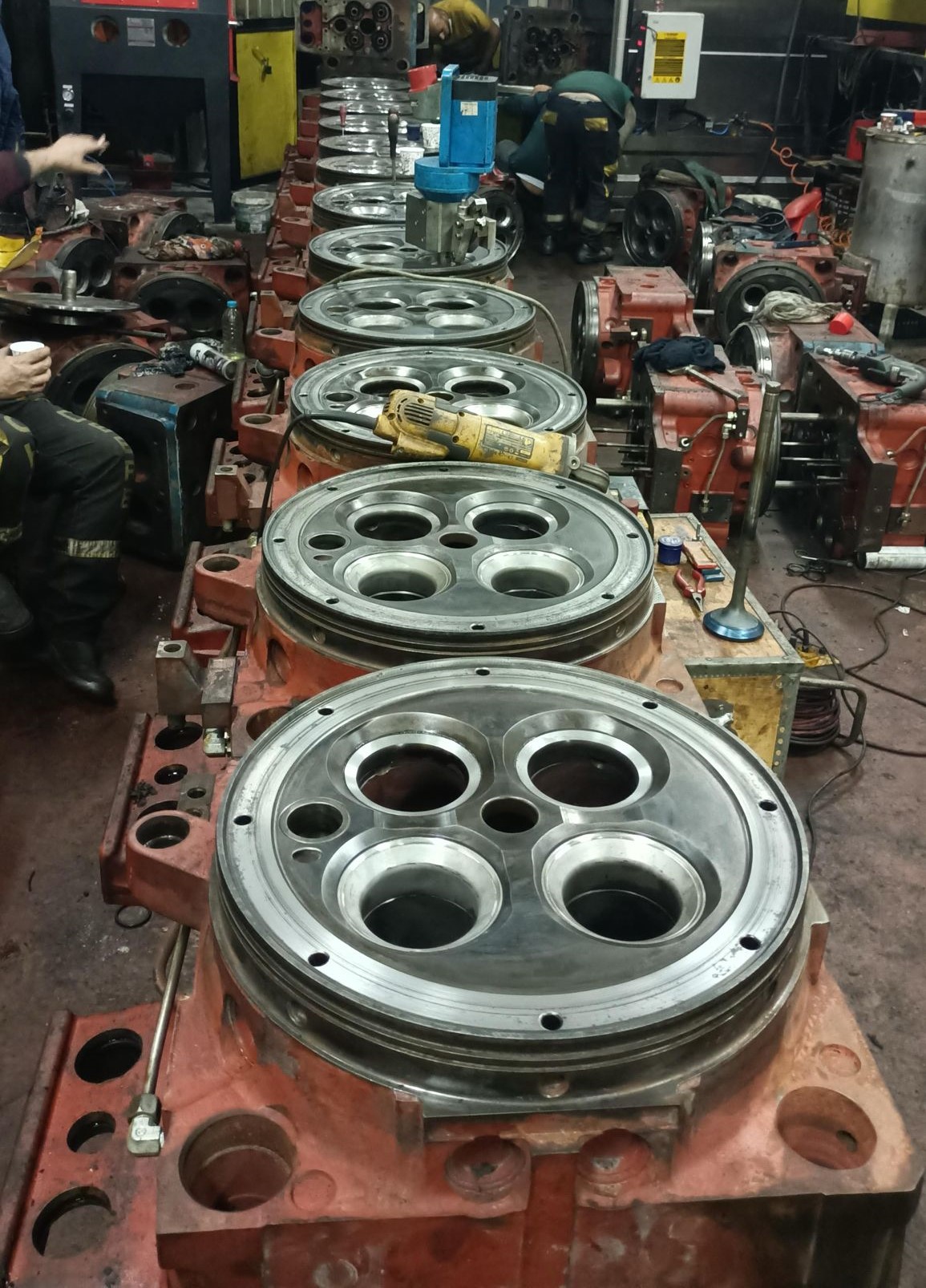 Valve Seat Grinding / Wartsila 34 Cylinder Head				